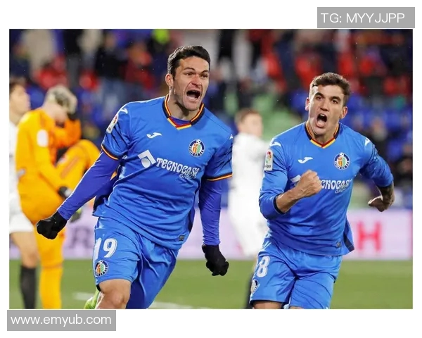 格拉纳达击败埃尔切，继续保持西甲领先地位