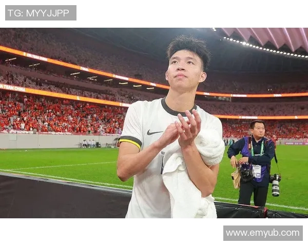 王钰栋精彩远射助力球队获胜展现出色个人能力与团队默契